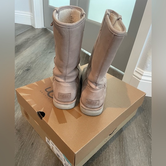 UGG Boots - Picture 3 of 11